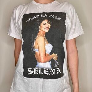 Official Selena Quintanilla Cotton Crew short sleeve T Shirt size medium